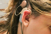 Tratamentos do SUS ajudam pessoas com deficiência auditiva a melhorar qualidade de vida