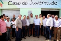 Wilson inaugura estádio e Casa da Juventude em Santo Inácio do Piauí