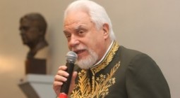 https://www.academia.org.br/noticias/abertas-inscricoes-para-sucessao-de-cicero-sandroni