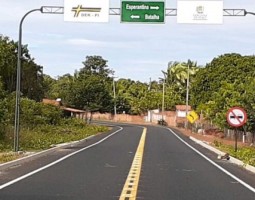 Governo recupera estrada que diminui distância entre Teresina e a Cachoeira do Urubu em 50 km