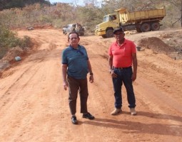 URUÇUI: Nova estrada vicinal é construída na comunidade Torre