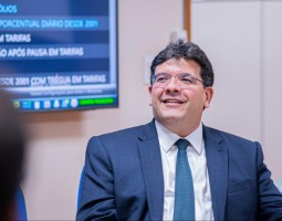 Rafael Fonteles destaca investimentos chineses no Piauí em energia solar e eólica, além de uma usina de armazenamento