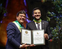 Secretário de Educação receberá homenagem