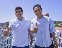 m companhia do prefeito Dr. Gilberto Júnior, Rafael Fonteles elogia novo prédio da Prefeitura de Uruçuí
