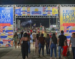 População lota a Beira Rio na quarta noite da melhor festa popular do Piauí