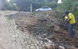 Floriano: Infraestrutura realiza recuperação de pavimentação no bairro Tiberão