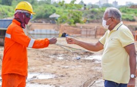 Prefeito de Teresina vistoria andamento de obras em bairros da zona Norte