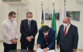 Piauí celebra contrato de compra de doses da vacina Sputinik