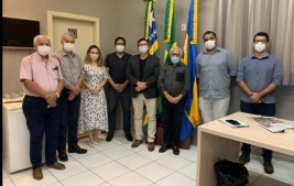 REUNIAO Do Diretor-geral do Instituto de Águas e Esgotos do Piauí  com o Presidente da APPM, prefeito Paulo César