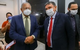 Wellington Dias acerta parcerias com a Prefeitura de Teresina