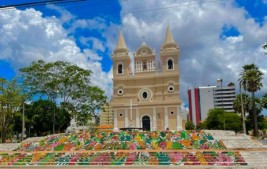 Natal de Sonho e Luz leva cores e flores ao centro histórico de Teresina