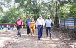 Dr. Pessoa vistoria construção da nova Escola Ambiental 15 de Outubro