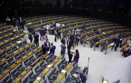 Câmara pode votar na terça-feira MP que permite renegociação de dívidas do Fies