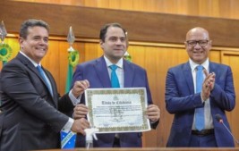 Presidente da OAB Nacional recebe título de cidadania piauiense na Alepi