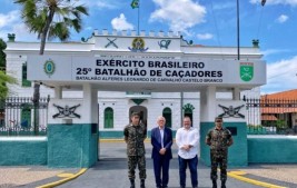 Vice-governador visita comandante do 25º BC e avalia atuação do Exército no Piauí