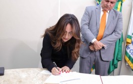 Rejane Dias toma posse como nova conselheira do TCE-PI