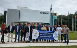 Técnicos do Iaepi, prefeitos e secretários municipais visitam usinas de reciclagem de lixo em Santa Catarina