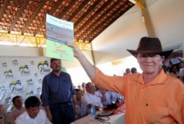 Governador entrega 600 títulos de terra em Santo Inácio do Piauí nesta terça