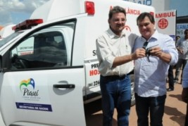Governador entrega bicicletas e ambulâncias a municípios da Grande Teresina