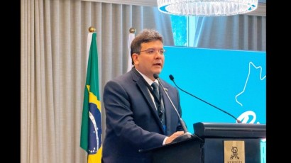 Rafael Fonteles inicia missão no Catar com reunião preparatória para apresentação dos potenciais do Nordeste