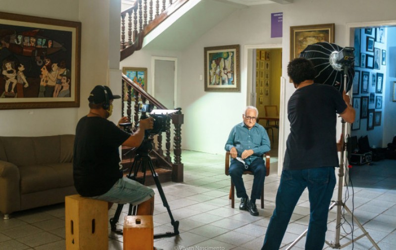 Academico Magno Pires grava video  pela passagem dos 100 anos da Academia Piauiense de Letras.