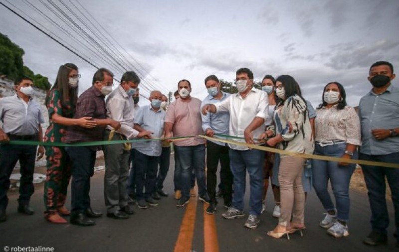 Governador entrega obras do PRO Piauí em Água Branca