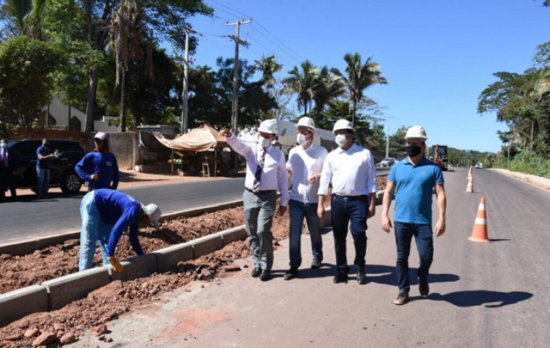 Governador visita obras de duplicação da PI 112