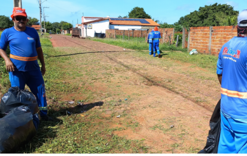 Prefeitura realiza limpeza urbana em ruas do Bairro Vila Kolping e na Avenida Inácio Farias