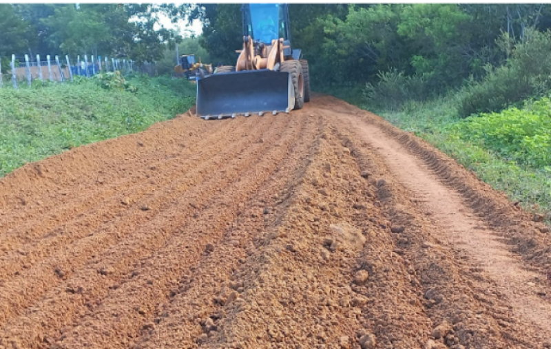 Prefeitura recupera estrada que dá acesso as cachoeiras do Xixá e Almeidas