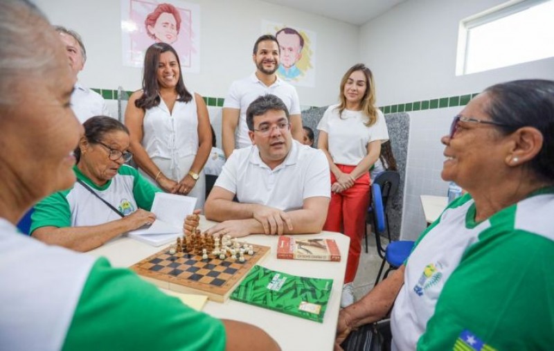 Rafael Fonteles entrega escola e anuncia construção de quadra poliesportiva em São Braz do Piauí