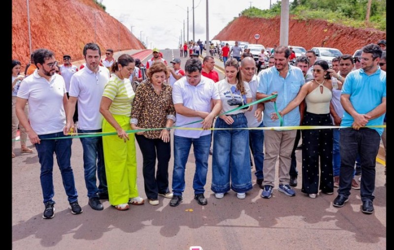 Em Luzilândia, governador inaugura avenida e nova base da PM para fiscalização de divisa