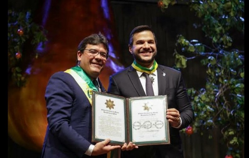 Secretário de Educação receberá homenagem