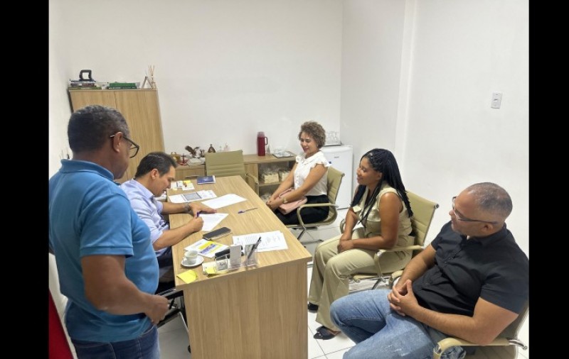 Prefeito de Urucuí empossa novos servidores concursados